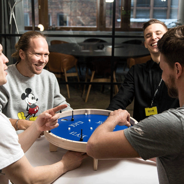Klask 4 Multiplayer Game