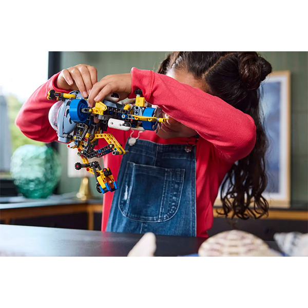 LEGO® Technic™ 42201 Deep-Sea Research Submarine