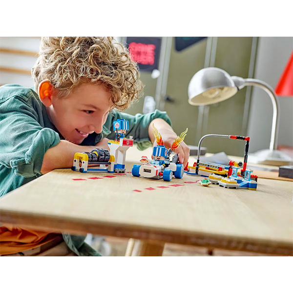 LEGO® Super Mario™ 72035 Mario Kart – Toad's Garage