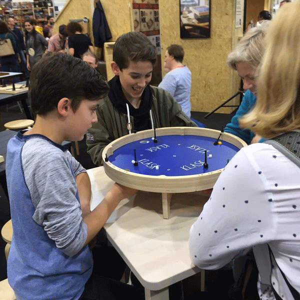 Klask 4 Multiplayer Game