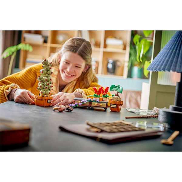 LEGO® Harry Potter™ 76474 Hogwarts™ Herbology Plants