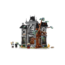 LEGO® Icons 11383 Mayor Manor