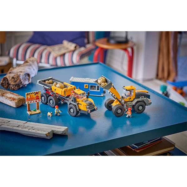 LEGO City 60494 Dump Truck and Front End Loader