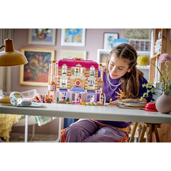 LEGO Friends 42704 Heartlake City Grand Hotel