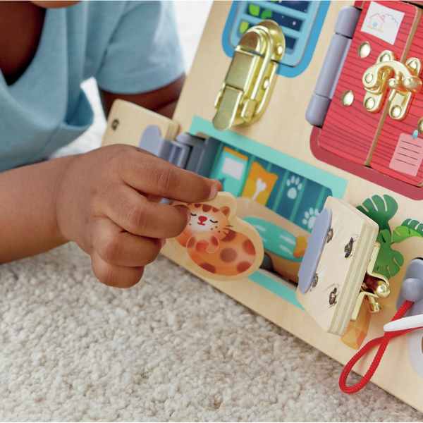 hape-lockandlearnplayboard-cat