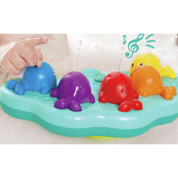 hape-musicalwhalefountain-closeup