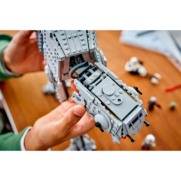 LEGO Star Wars 75454 Imperial Remnant AT-AT with INT-4
