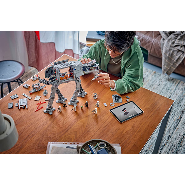 LEGO Star Wars 75454 Imperial Remnant AT-AT with INT-4