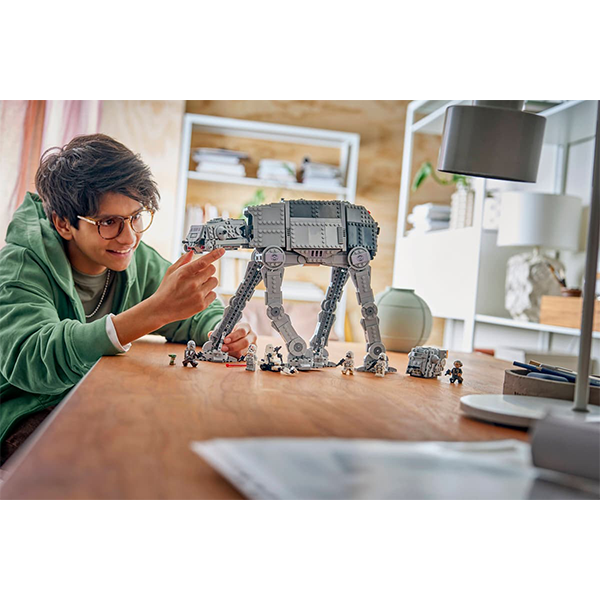 LEGO Star Wars 75454 Imperial Remnant AT-AT with INT-4