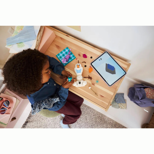 LEGO® Disney 43287 Olaf and Bruni's Picnic Fun