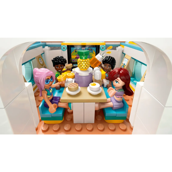 lego-friends-travelboatadventure-eating