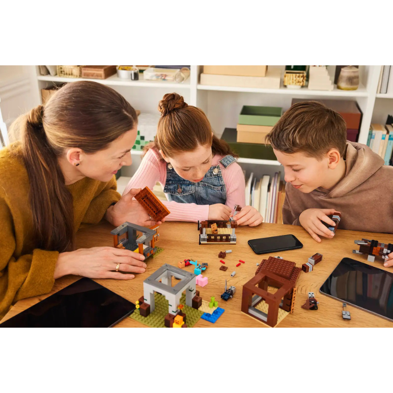 lego-minecraft-pillageroutpostravager-build