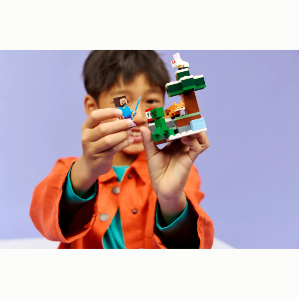 LEGO® Minecraft® 21583 Steve's Taiga Adventure