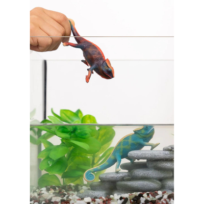 schleich-chameleon-water
