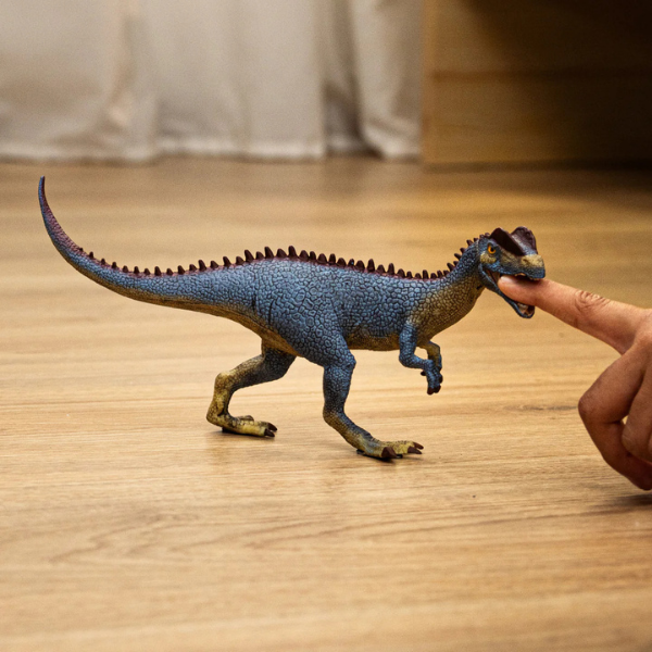 schleich-dilophosaurus-lifestyle