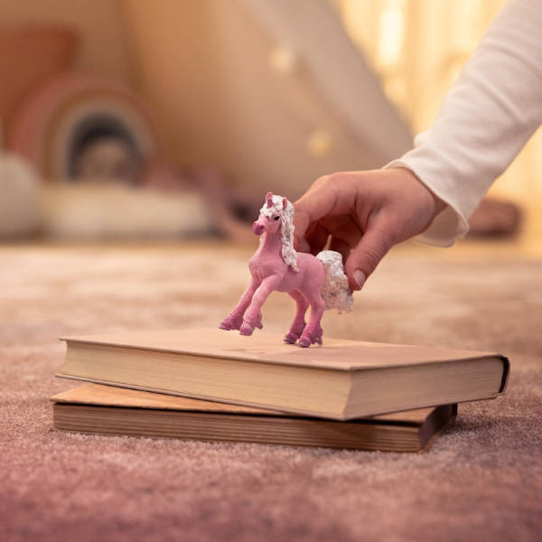schleich-flowerunicornfoal-play