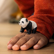 schleich-giantpandacub-play
