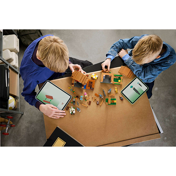 LEGO® Minecraft® 21596 Evoker Village Attack
