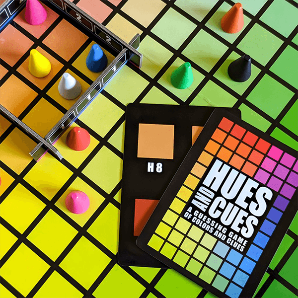 Usaopoly Hues and Cues Game (Multilingual Edition)