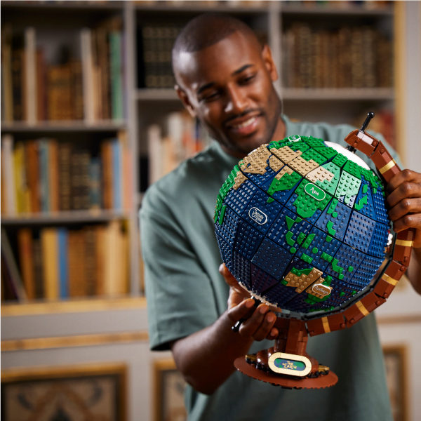 LEGO® Ideas 21332 The Globe